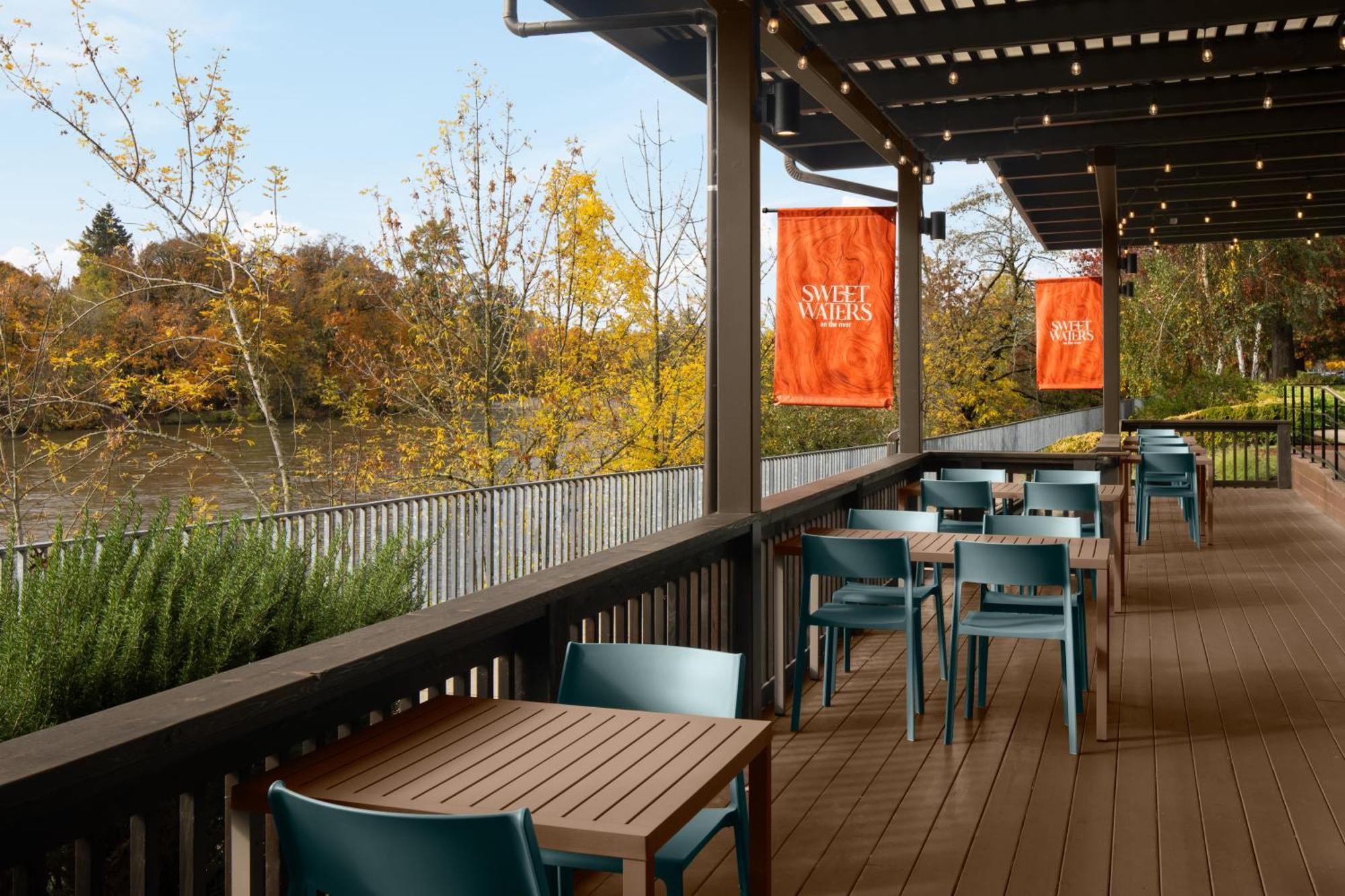 Valley River Inn Eugene Exterior photo